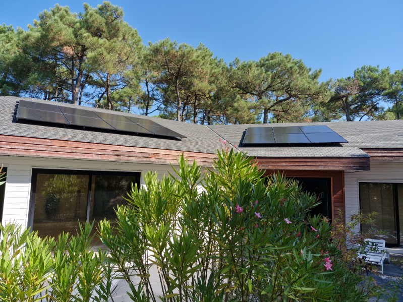 Rénover sa toiture et installer du photovoltaïque : un double investissement gagnant